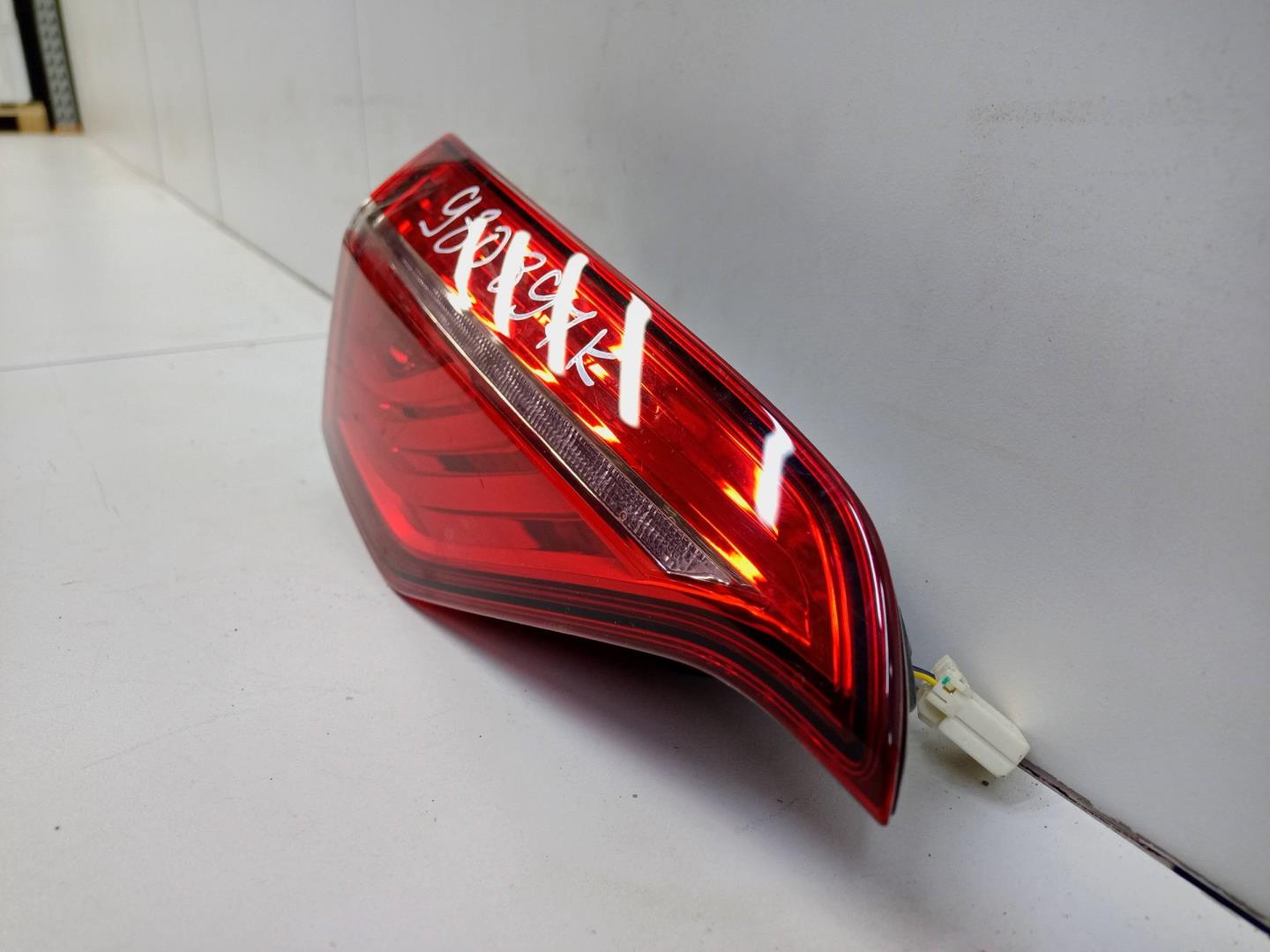 Фонарь задний внутренний левый