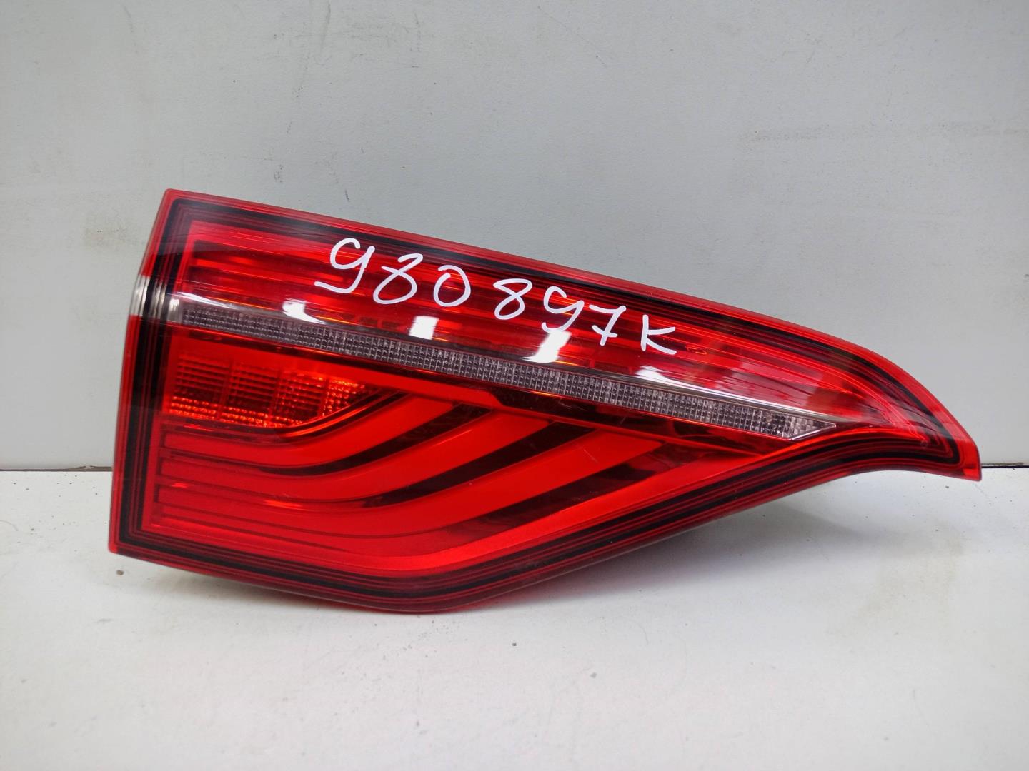 Фонарь задний внутренний левый