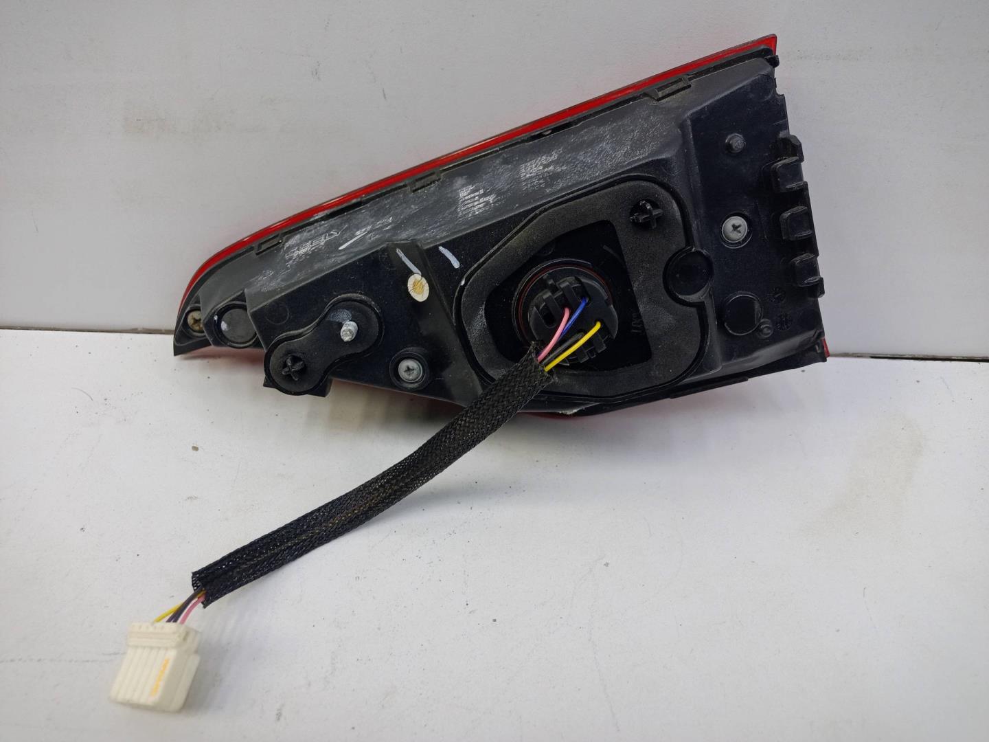 Фонарь задний внутренний левый