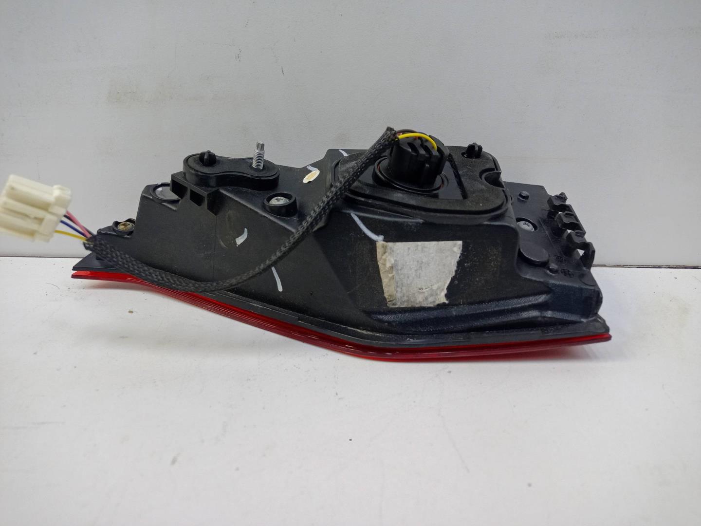 Фонарь задний внутренний левый