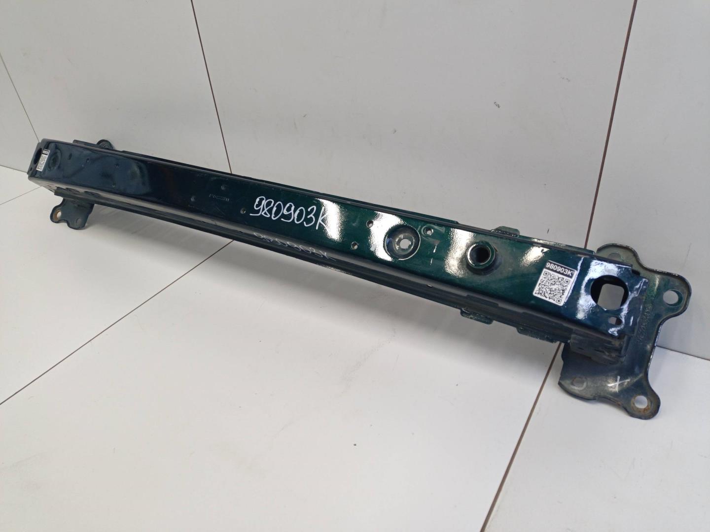 Усилитель переднего бампера