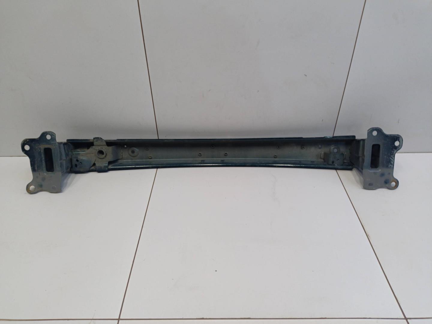 Усилитель переднего бампера