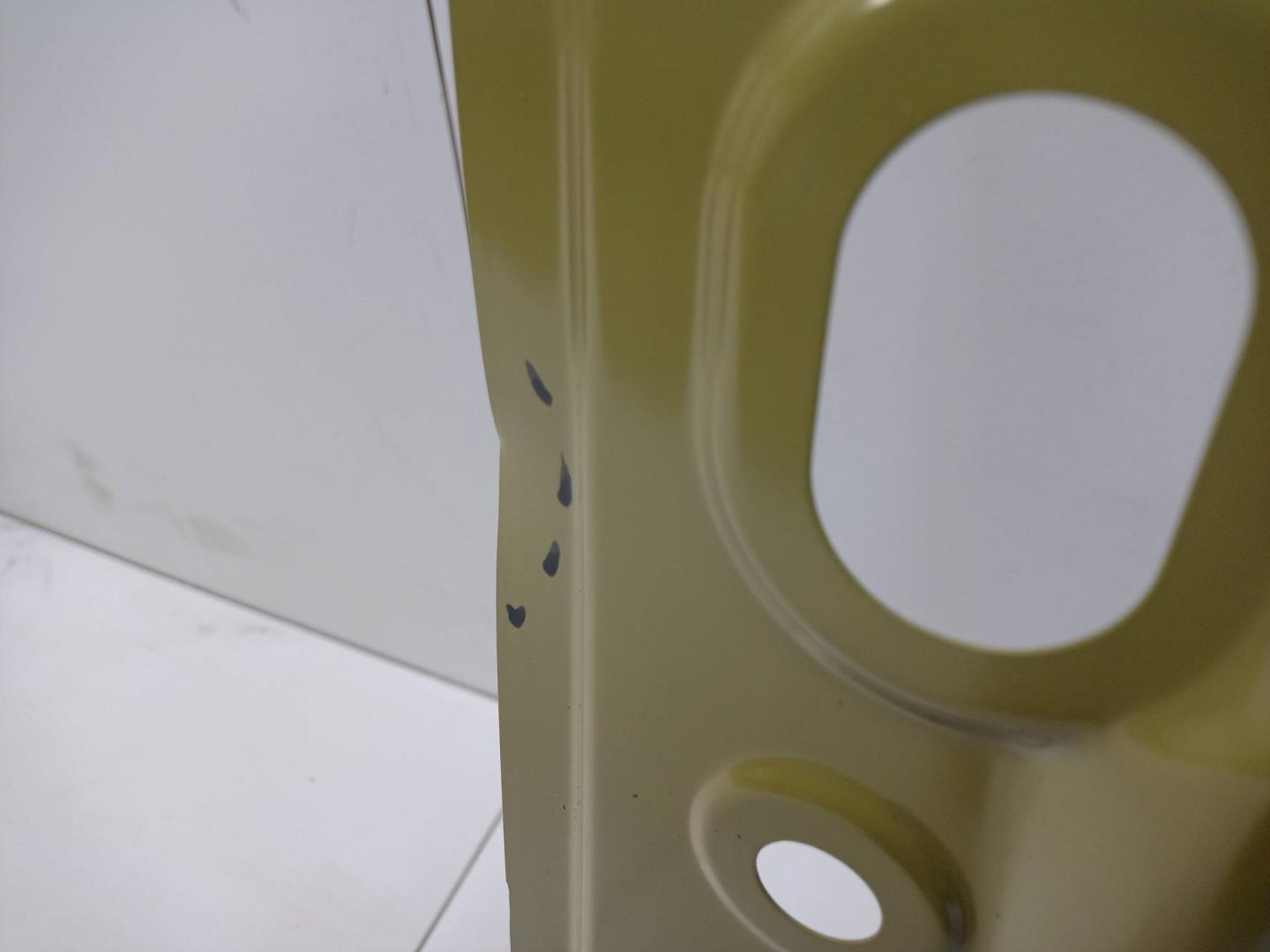 Кузовной элемент