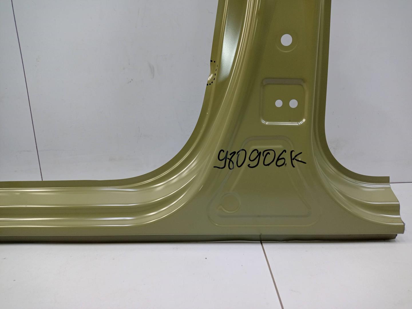 Кузовной элемент