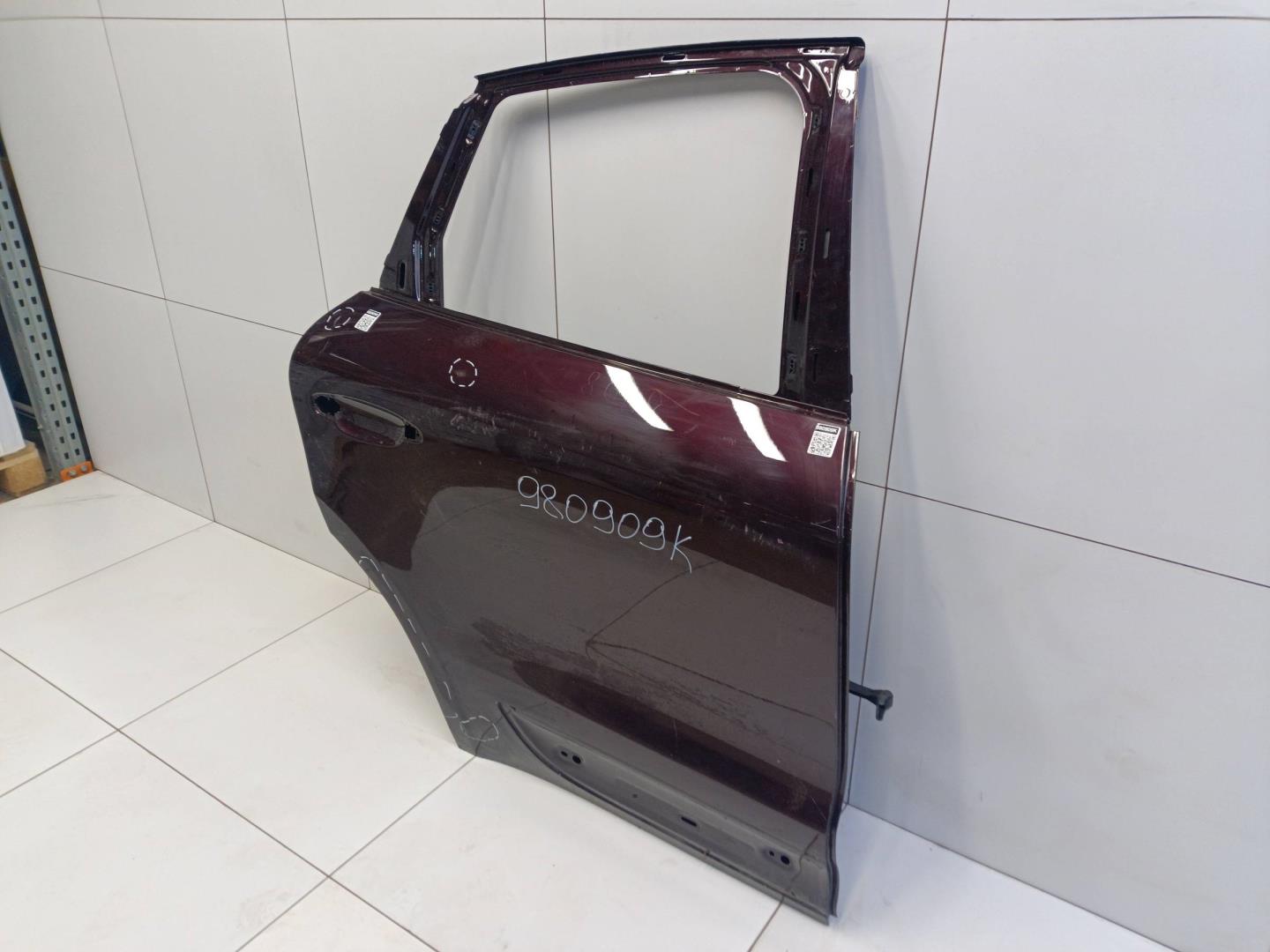 Дверь задняя правая