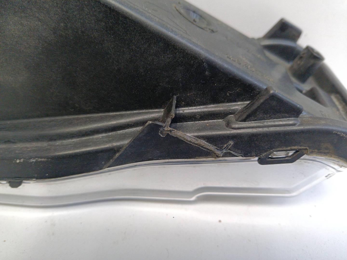 Фара противотуманная правая