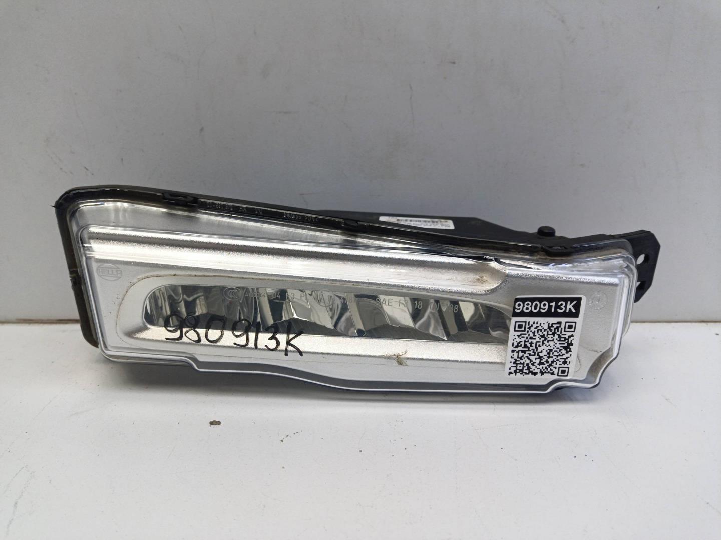 Фара противотуманная правая