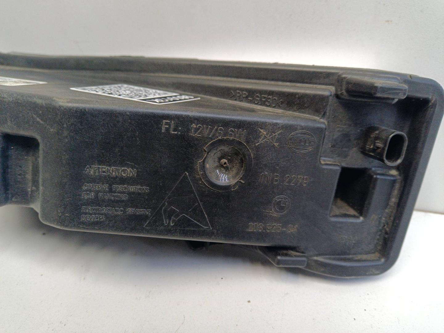 Фара противотуманная правая