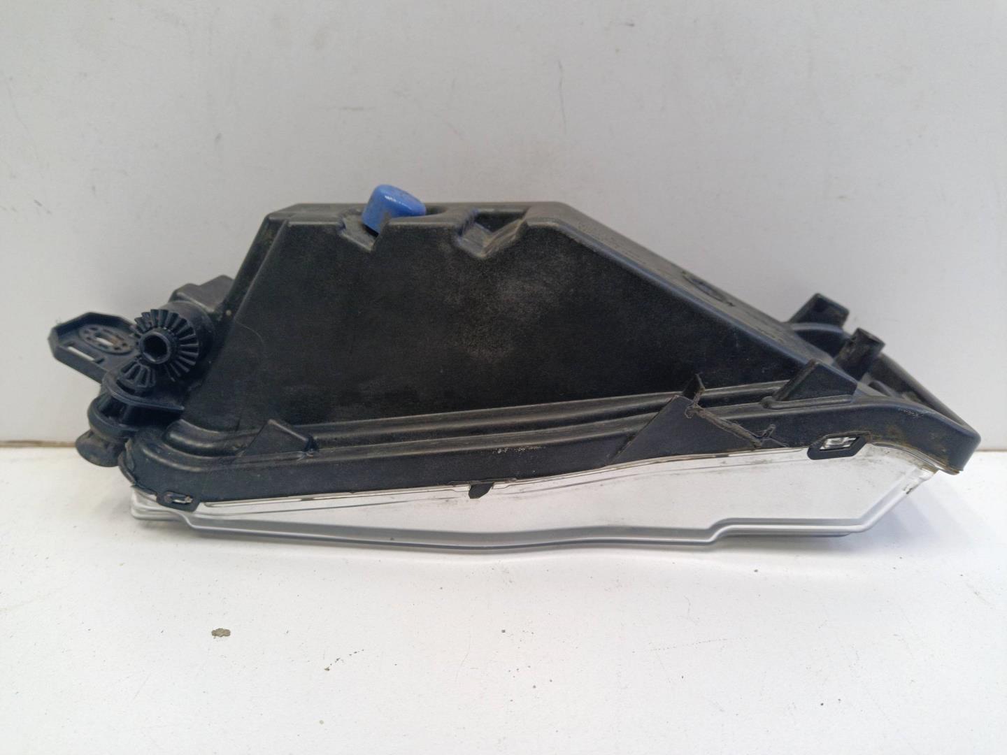 Фара противотуманная правая