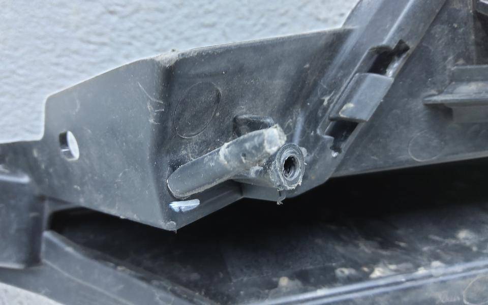 Накладка переднего бампера левая