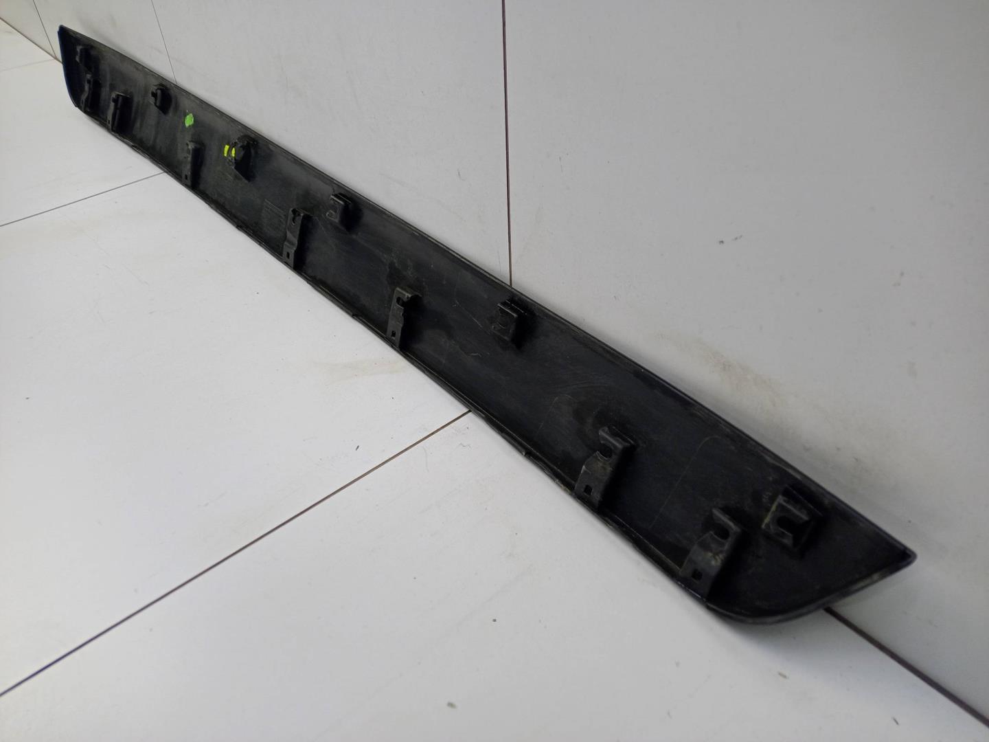 Накладка крышки багажника