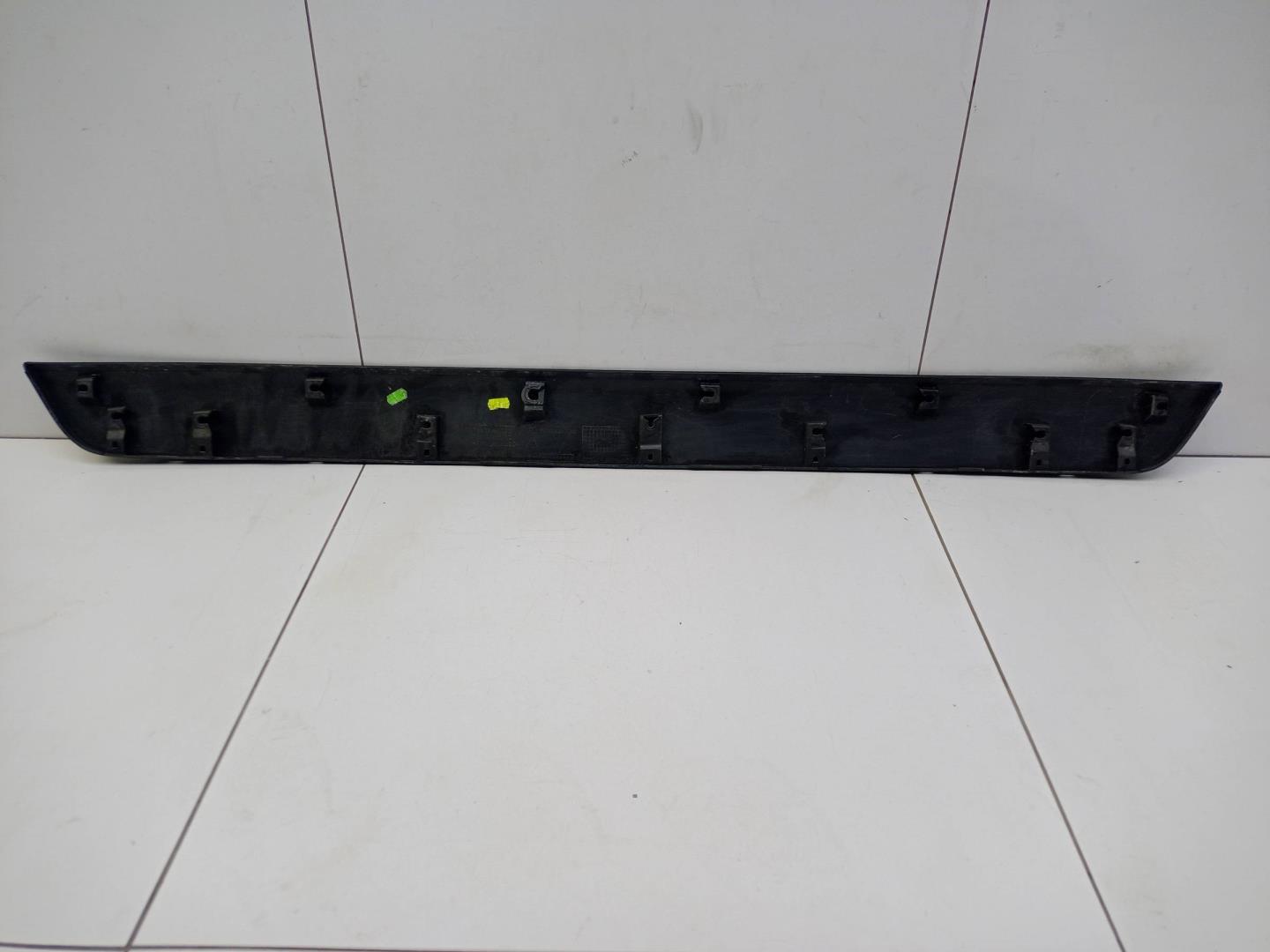 Накладка крышки багажника