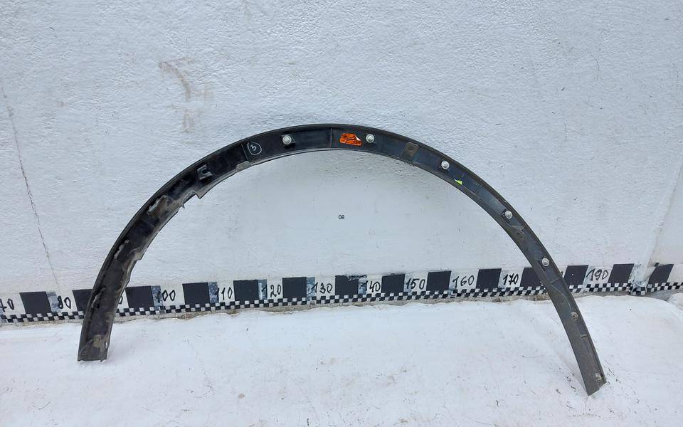 Накладка переднего крыла правого