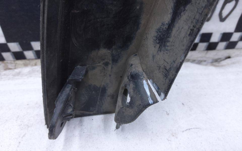 Накладка переднего крыла правого