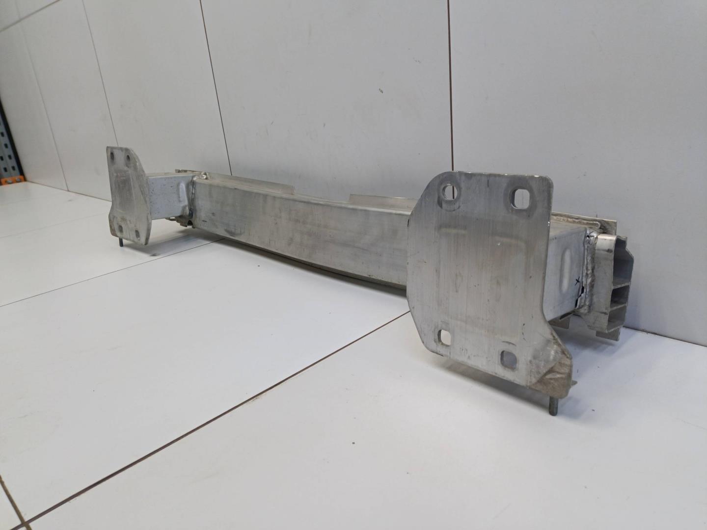 Усилитель заднего бампера