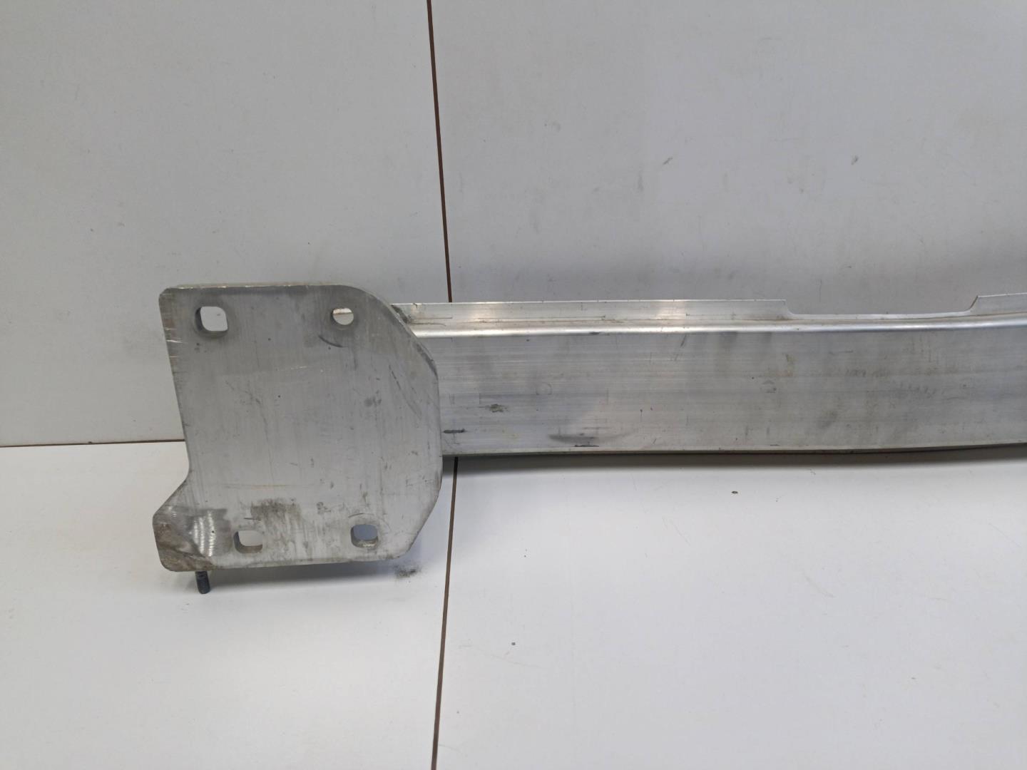 Усилитель заднего бампера