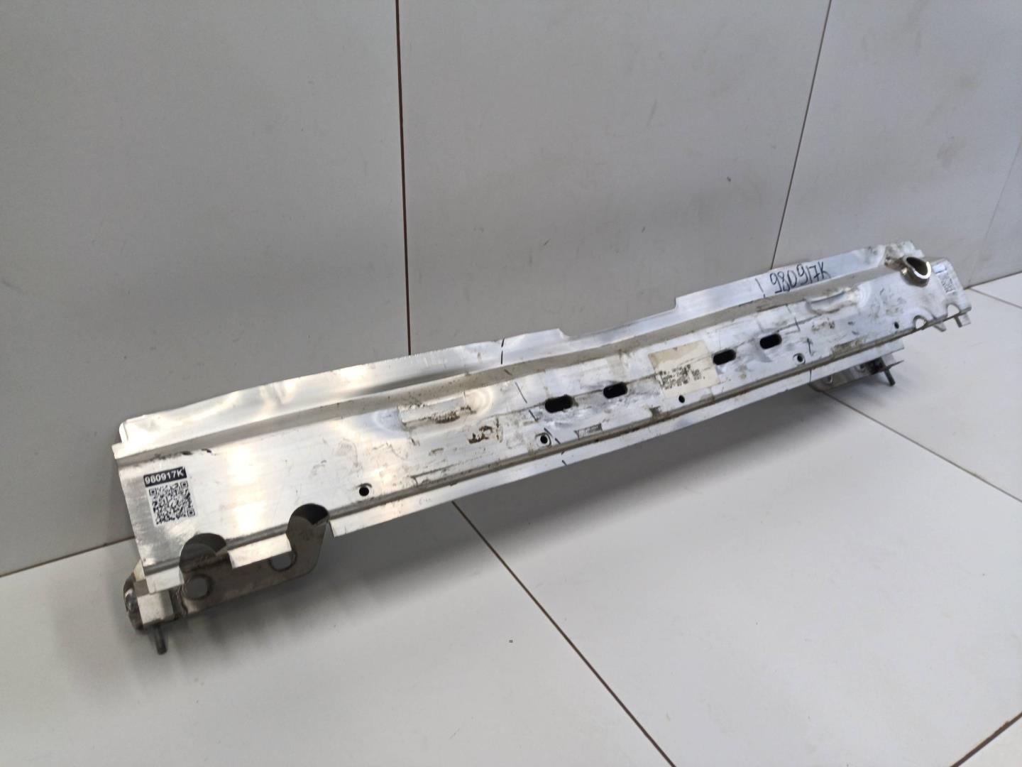 Усилитель заднего бампера