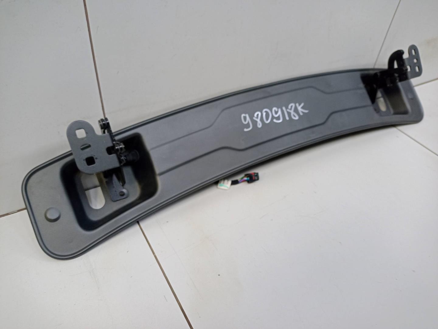 Механизм подъема спойлера