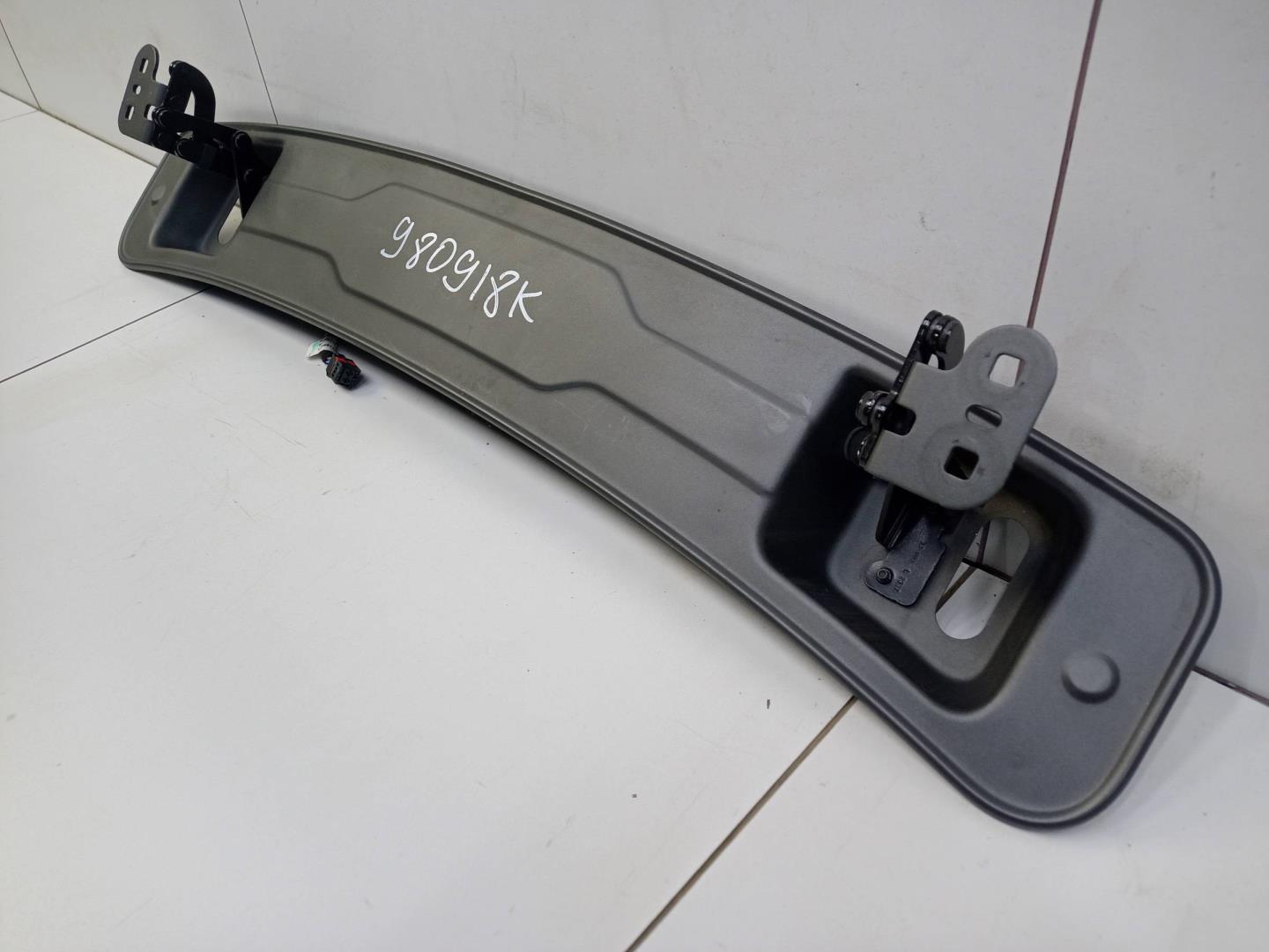 Механизм подъема спойлера