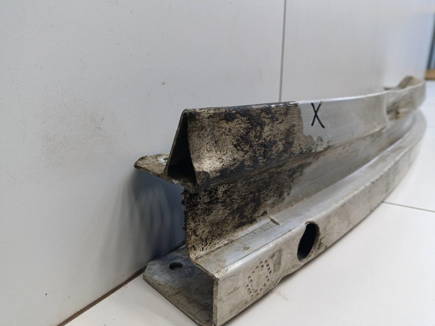 Усилитель заднего бампера