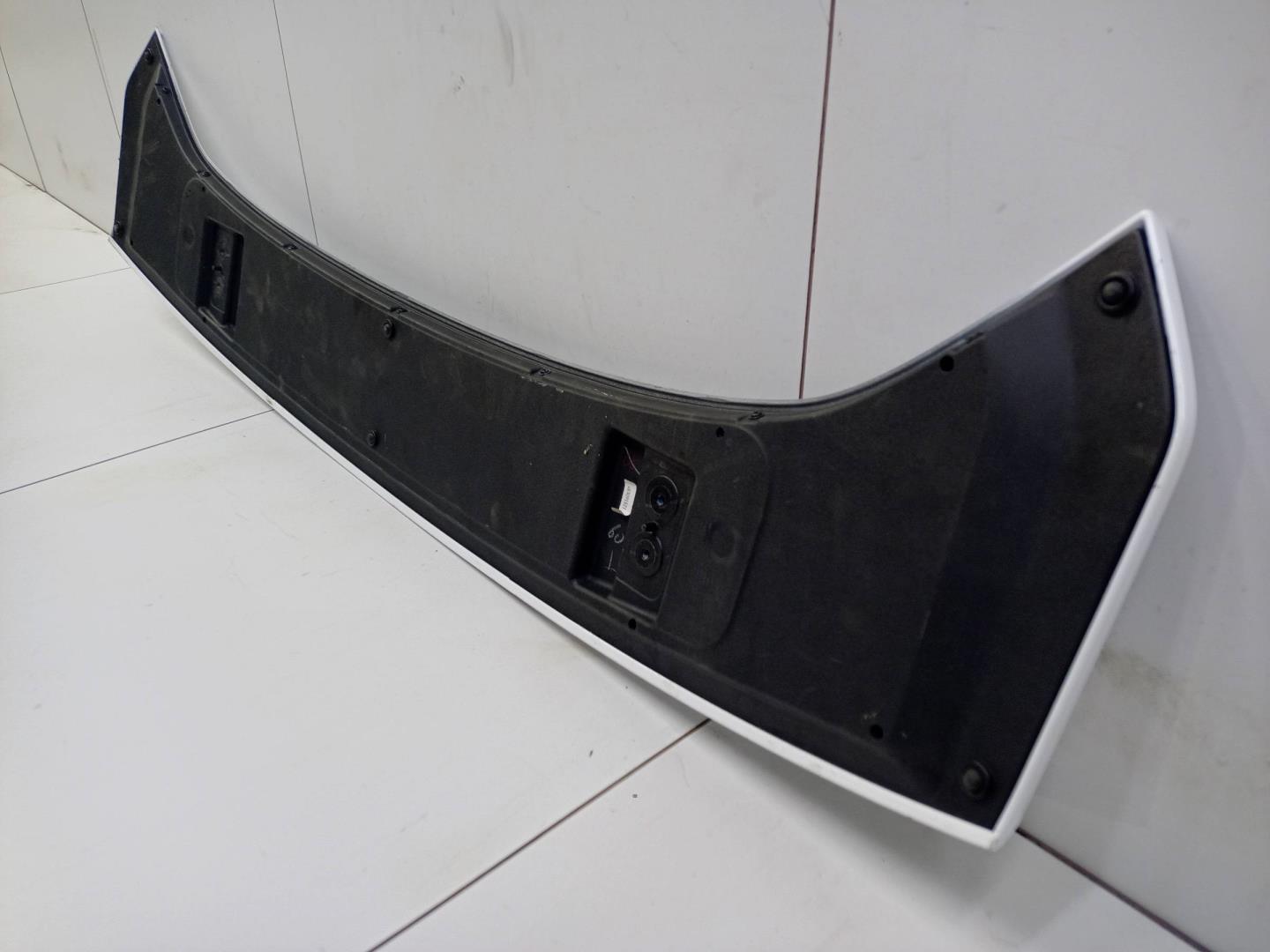 Спойлер (дефлектор) крышки багажника