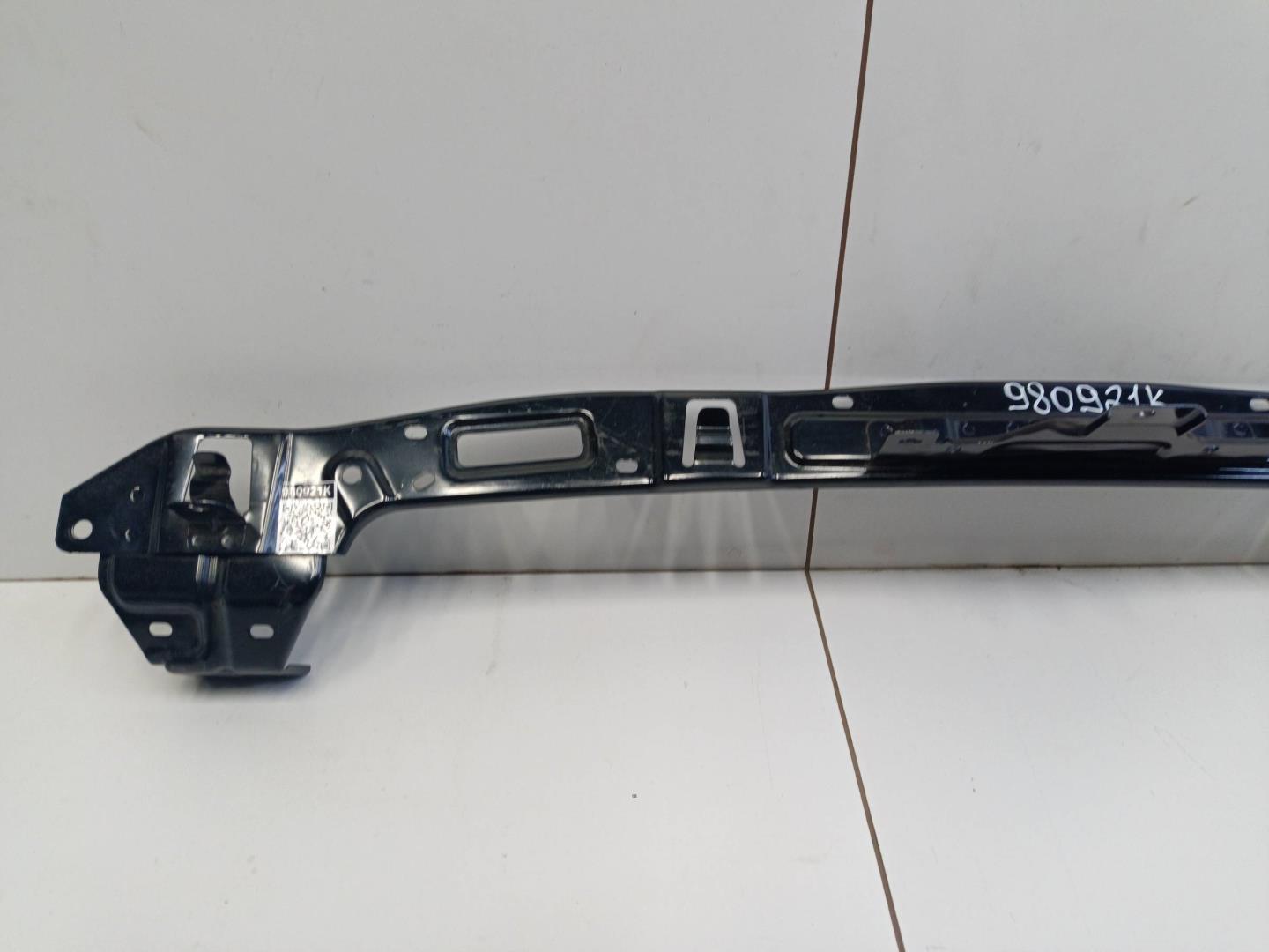 Кронштейн переднего бампера