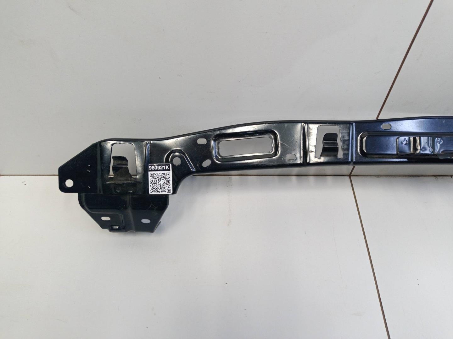 Кронштейн переднего бампера