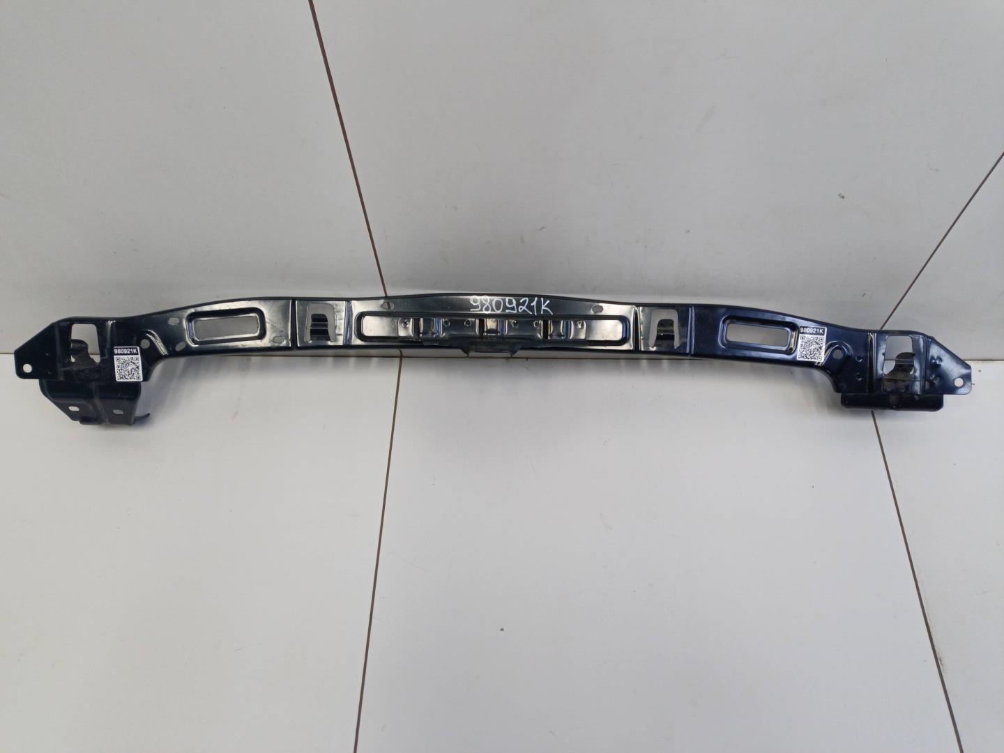 Кронштейн переднего бампера