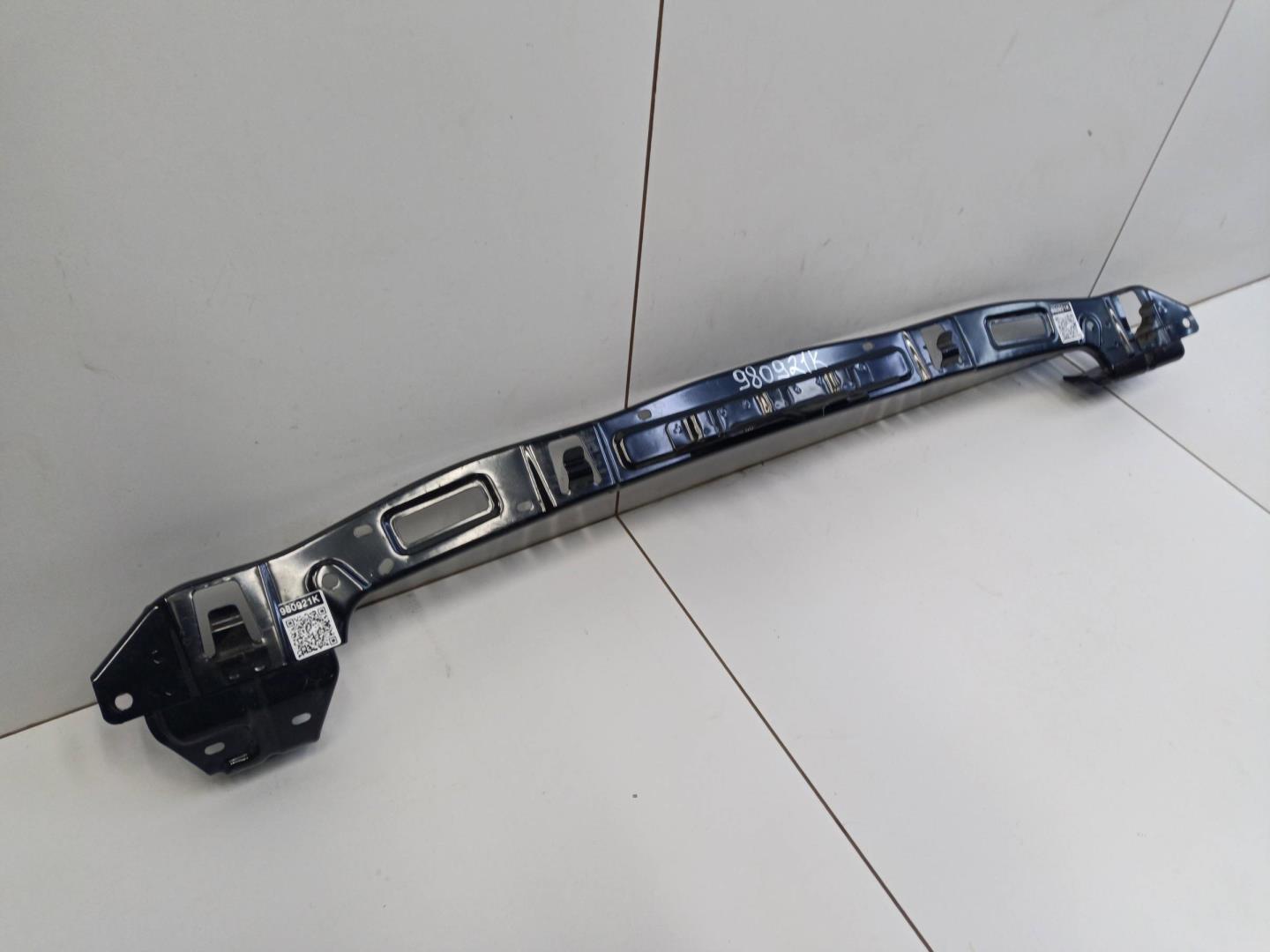 Кронштейн переднего бампера