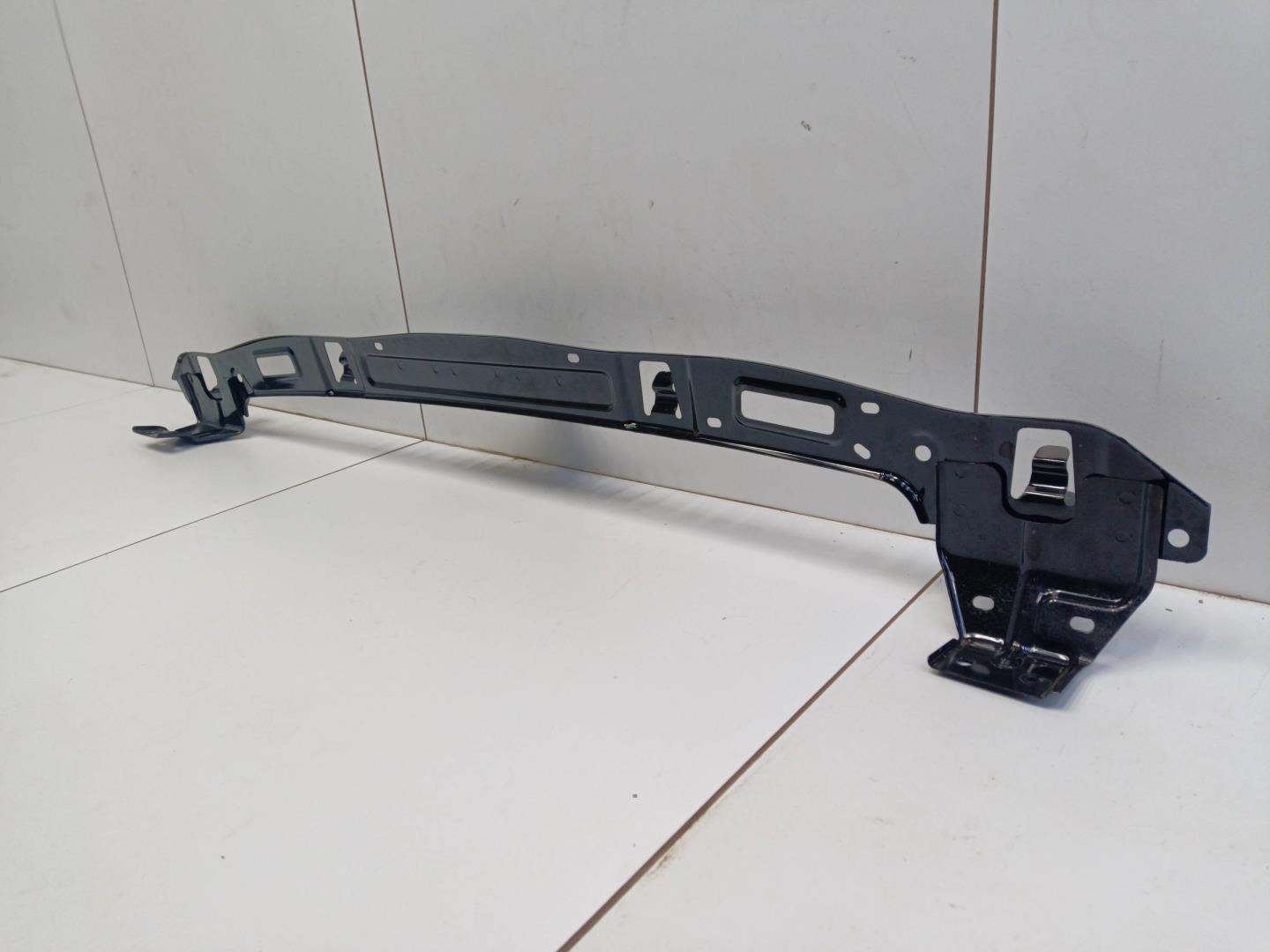 Кронштейн переднего бампера