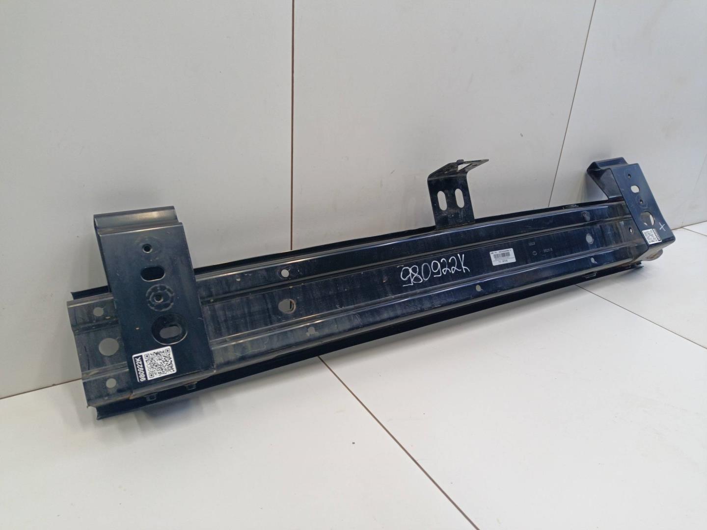 Усилитель переднего бампера