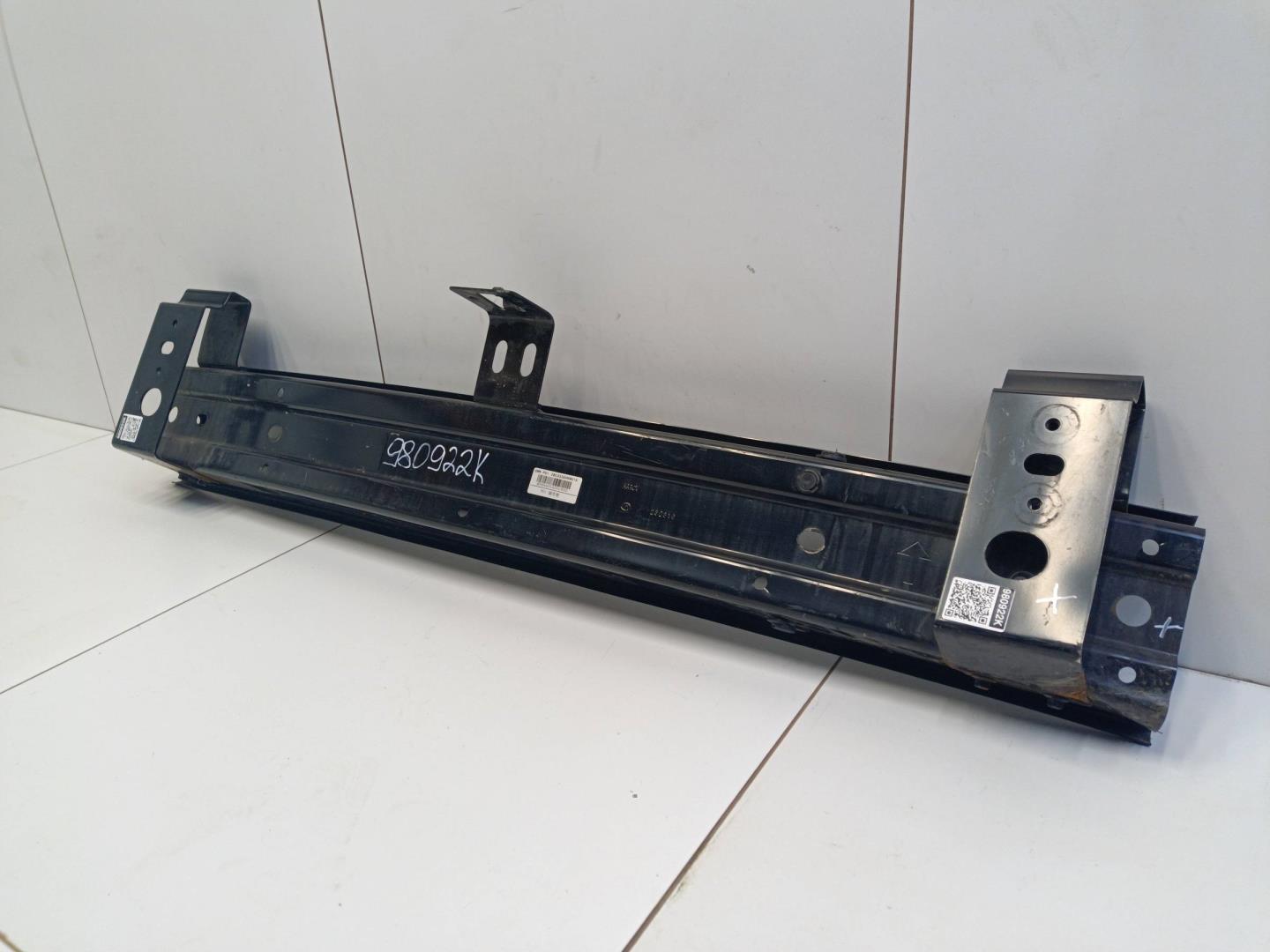 Усилитель переднего бампера