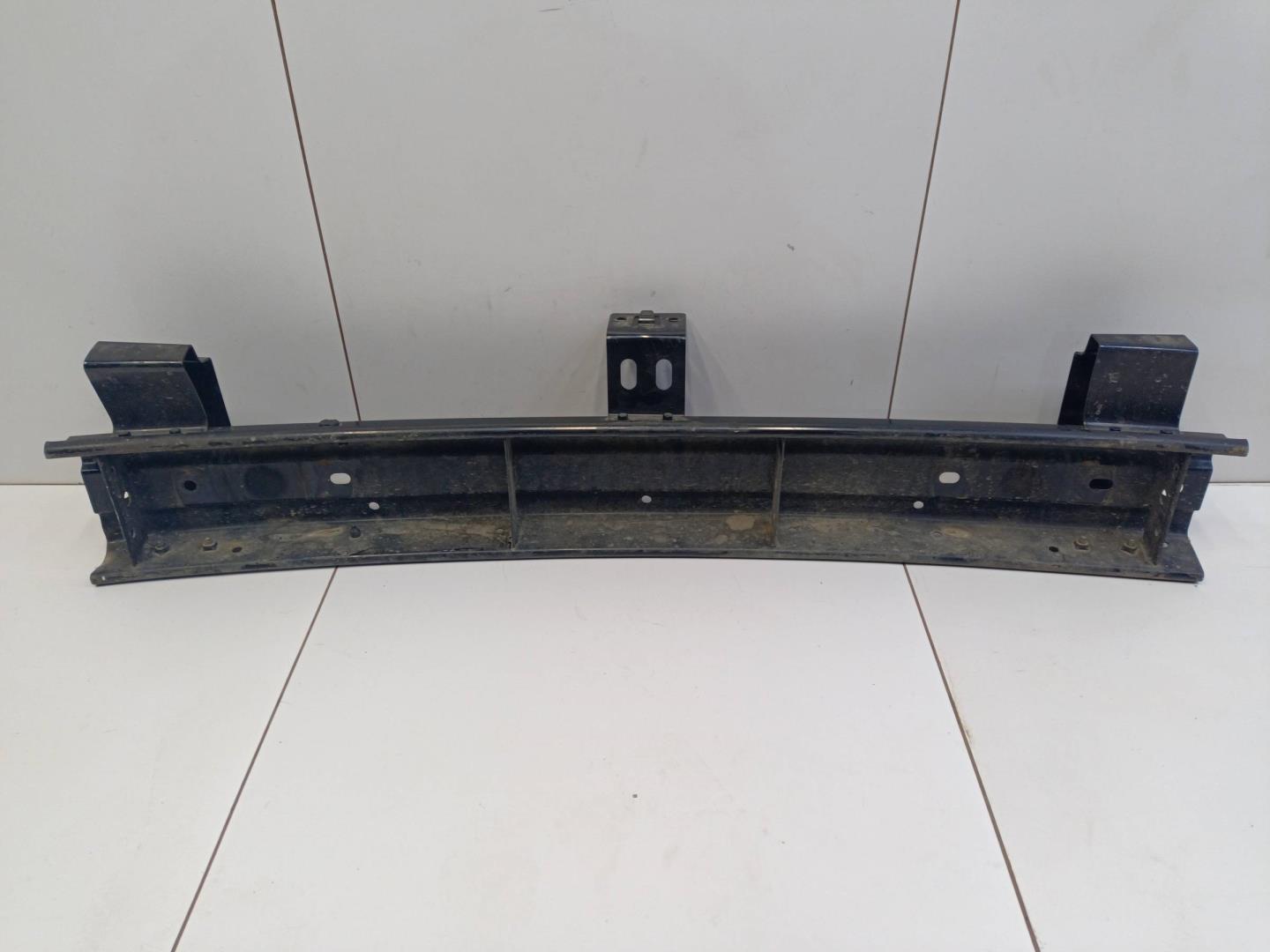 Усилитель переднего бампера