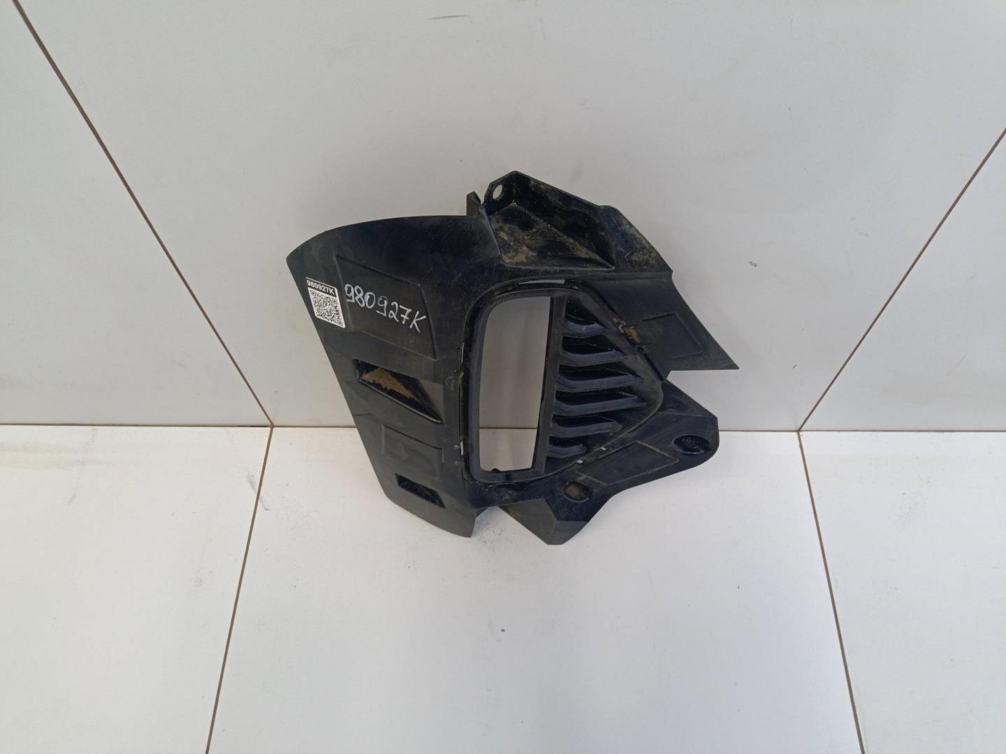 Решетка в бампер правая