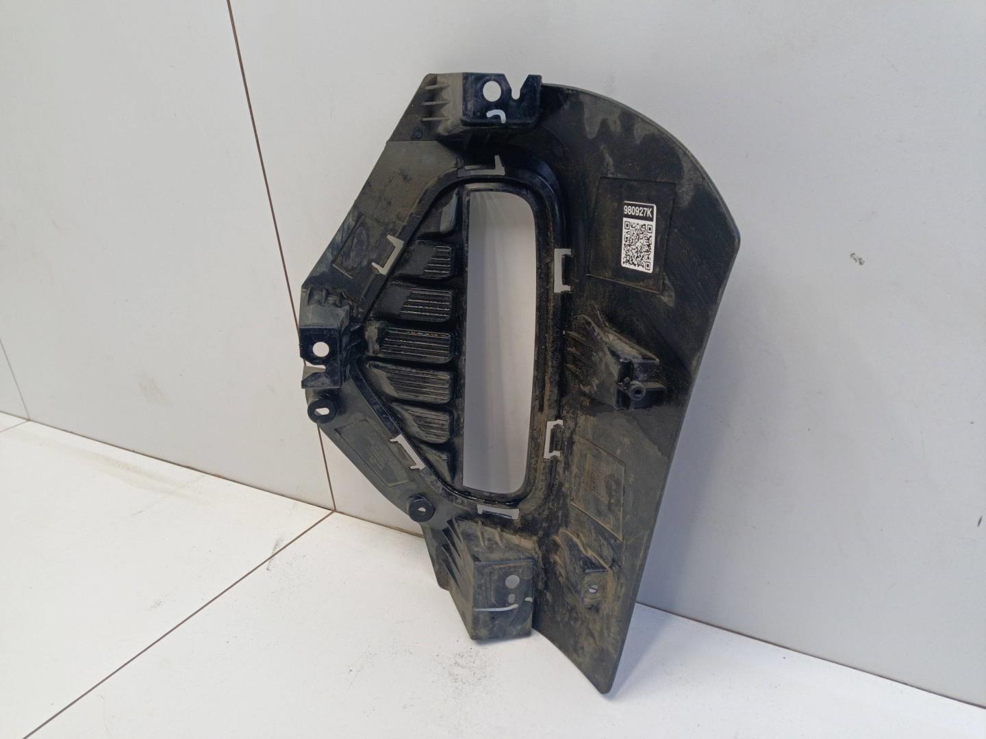 Решетка в бампер правая