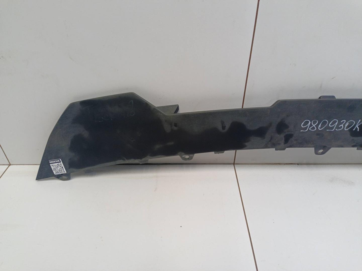 Накладка переднего бампера