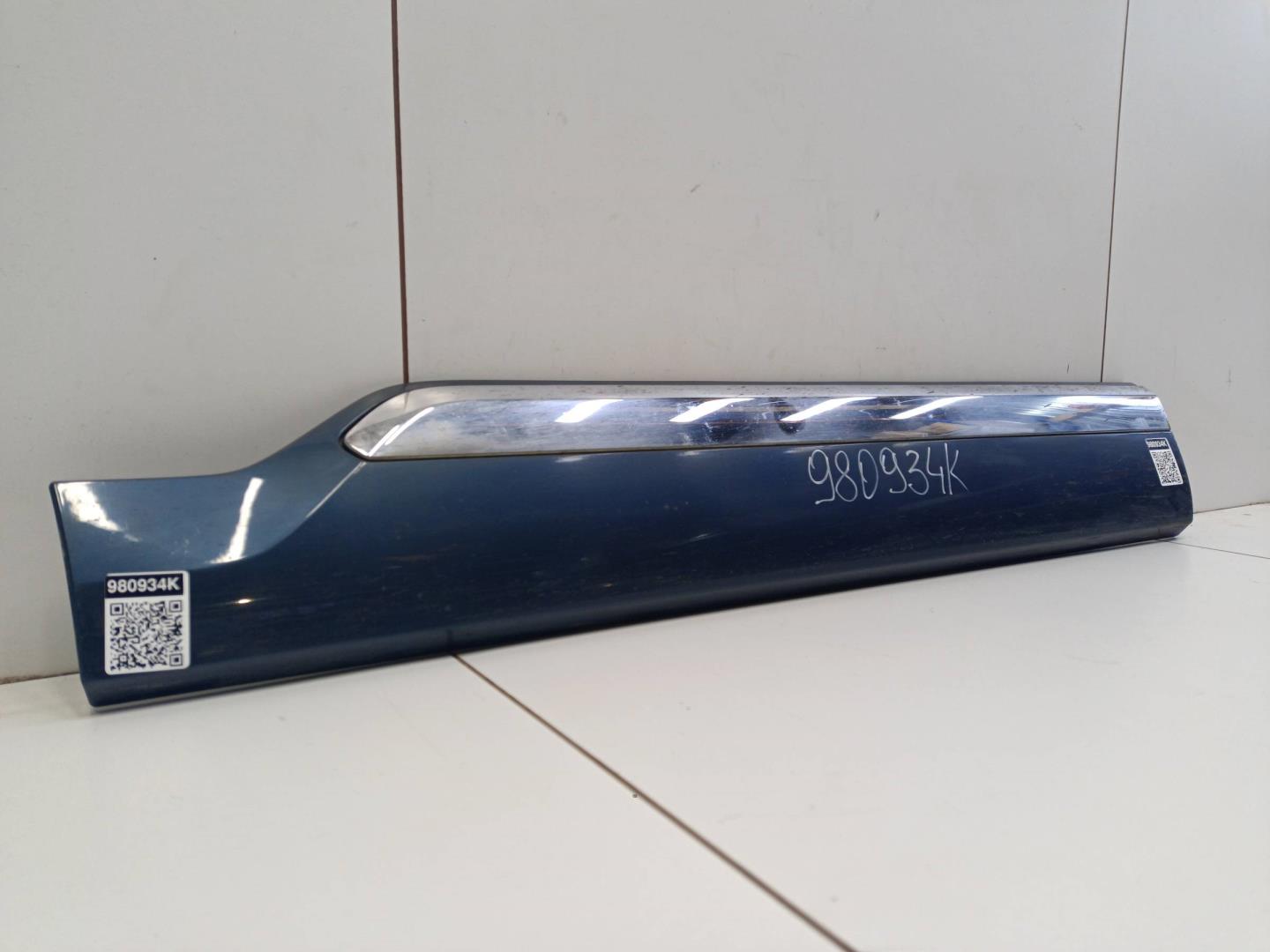 Накладка двери задней правой