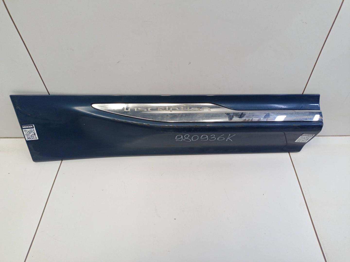 Накладка двери задней правой