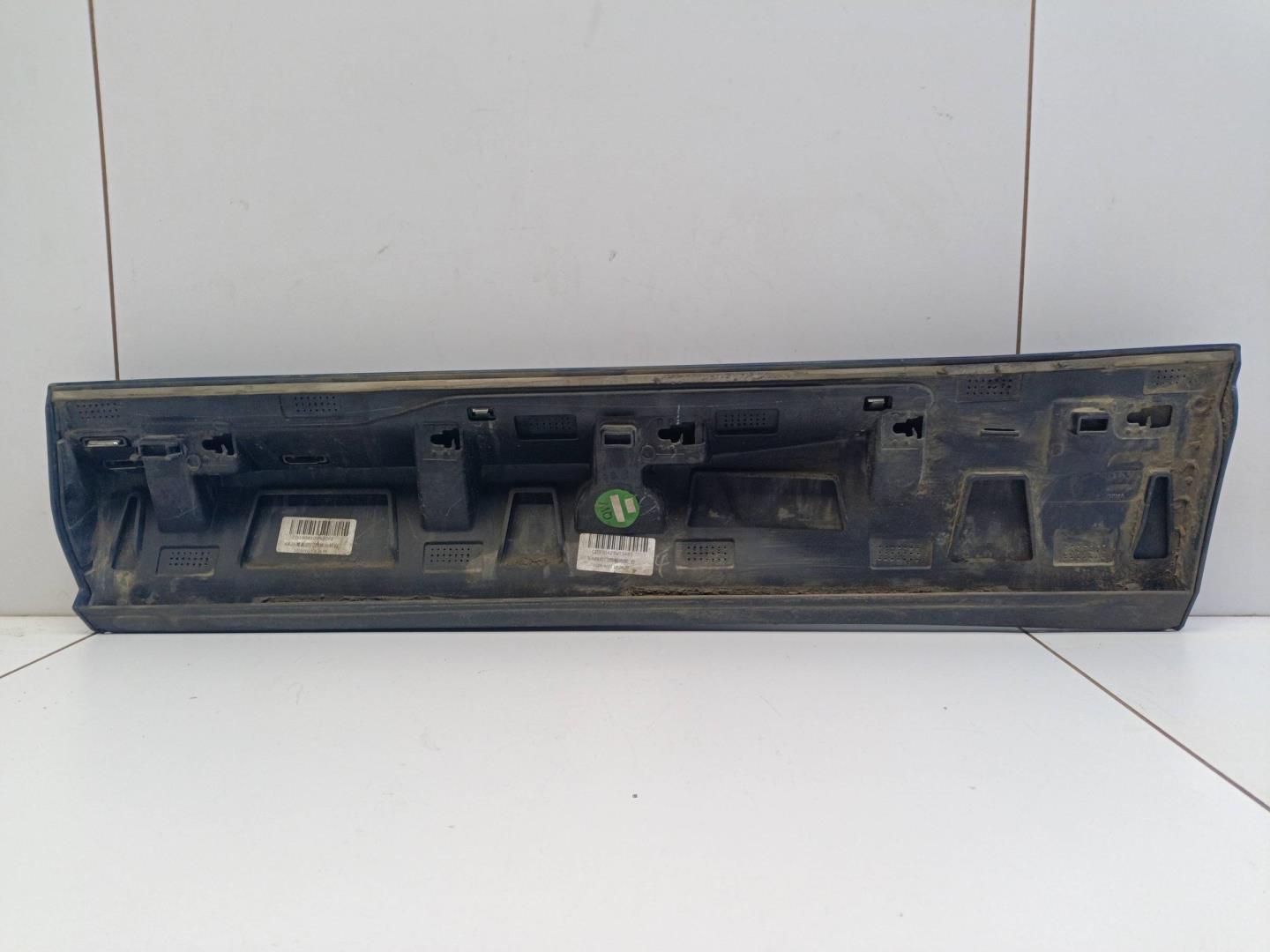 Накладка двери задней правой