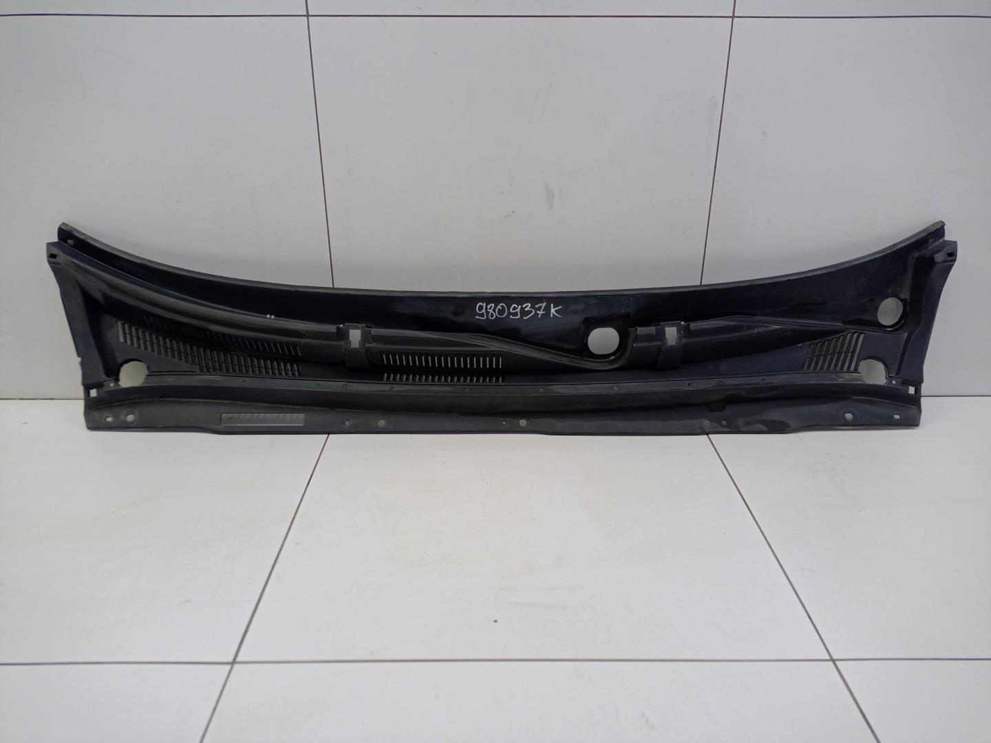 Решетка стеклоочистителей (Жабо)