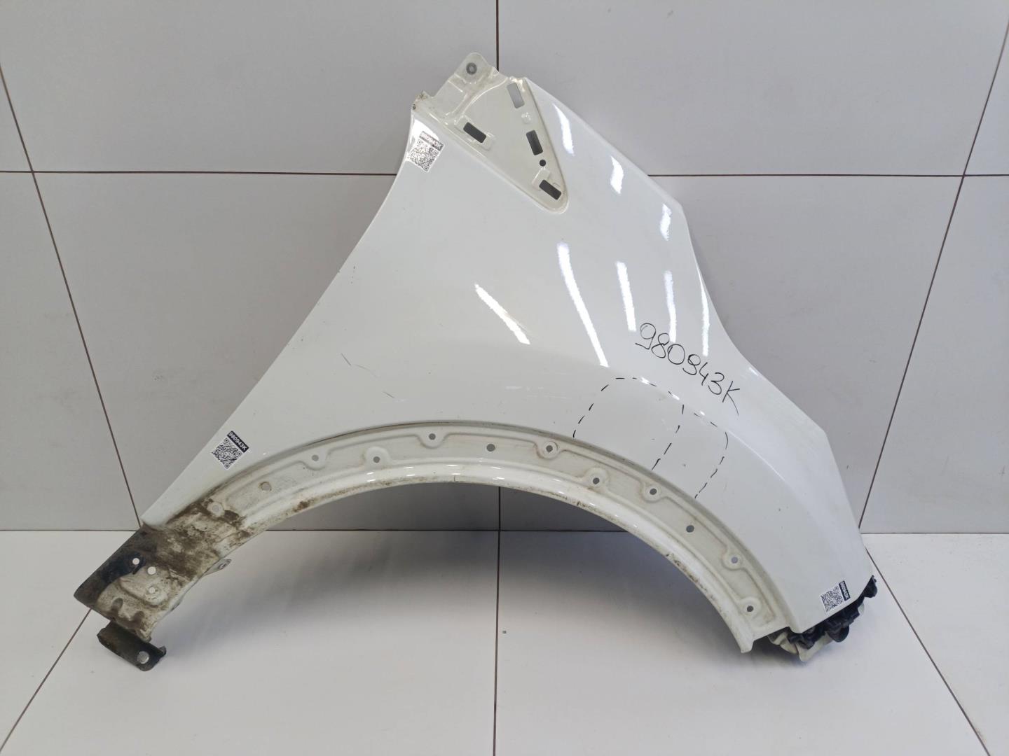 Крыло переднее правое