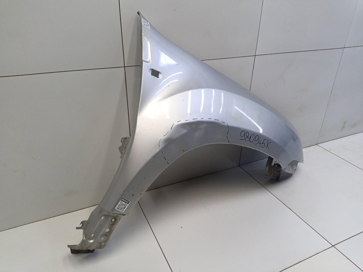 Крыло переднее правое