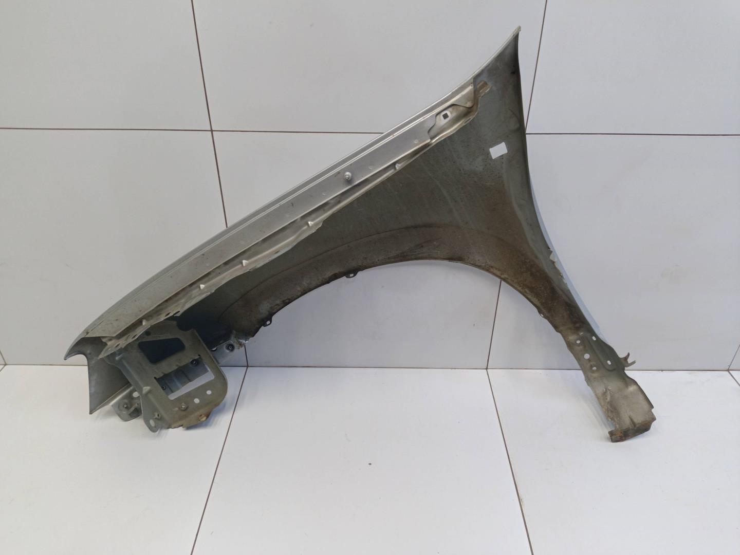 Крыло переднее правое