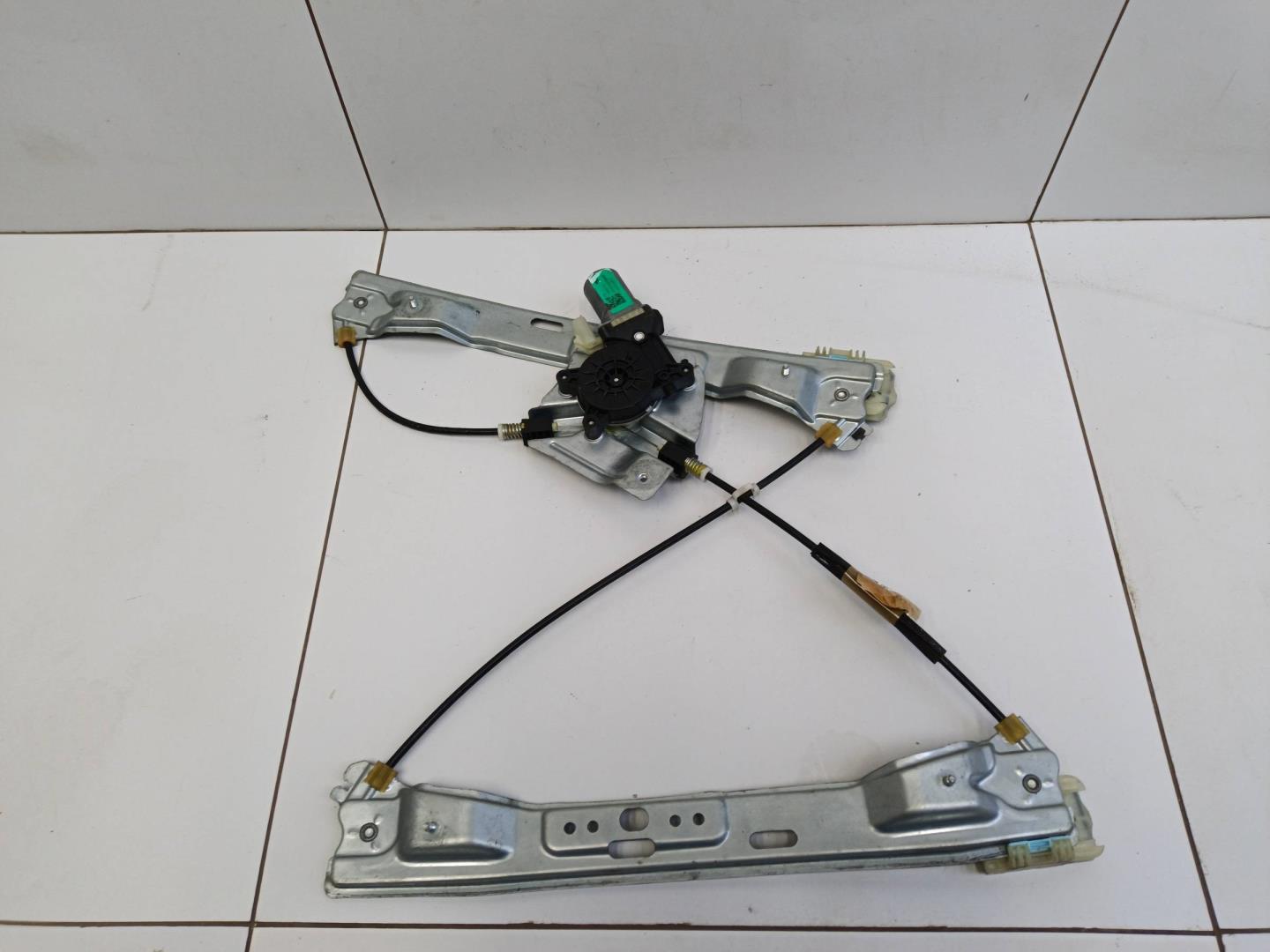 Стеклоподъемник электр. передний правый