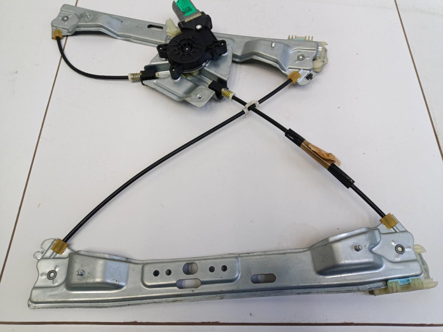 Стеклоподъемник электр. передний правый