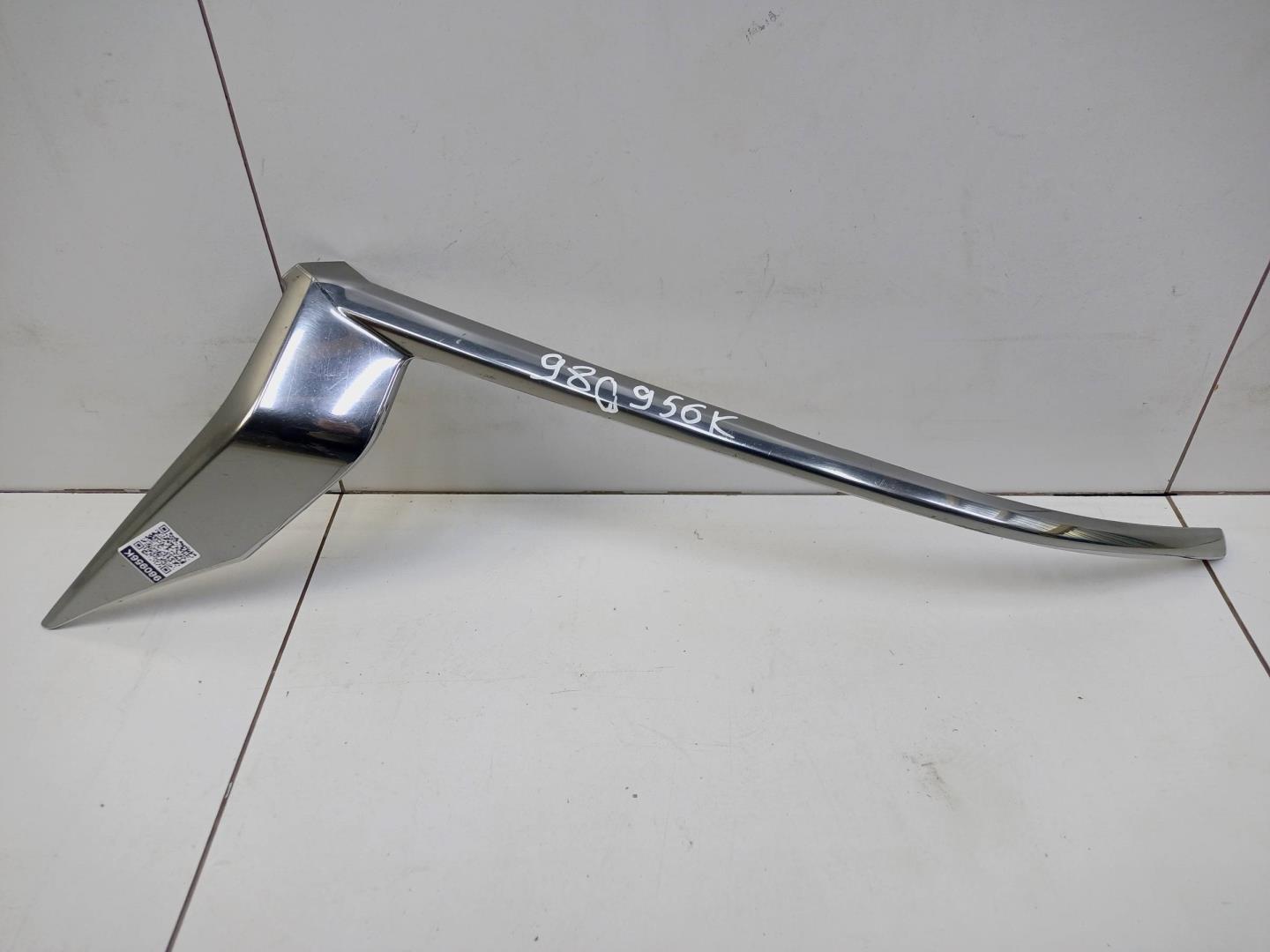 Молдинг фары левой