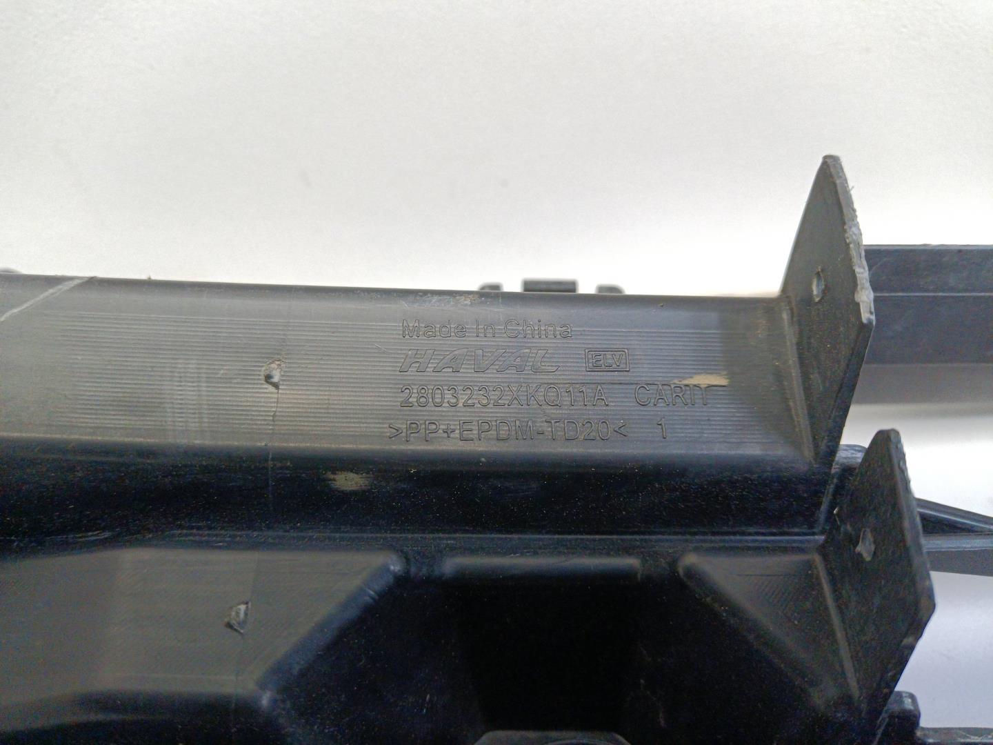 Решетка в бампер центральная