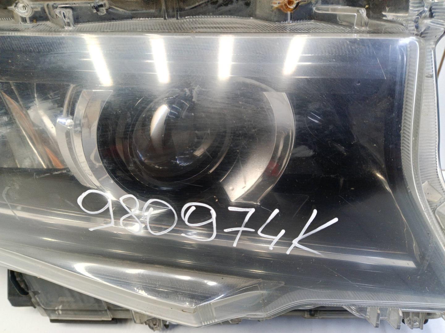 Фара правая