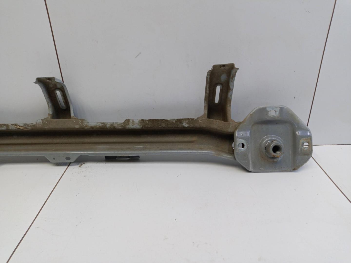 Усилитель заднего бампера