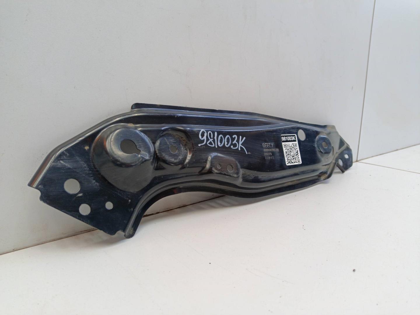 Кронштейн передней панели